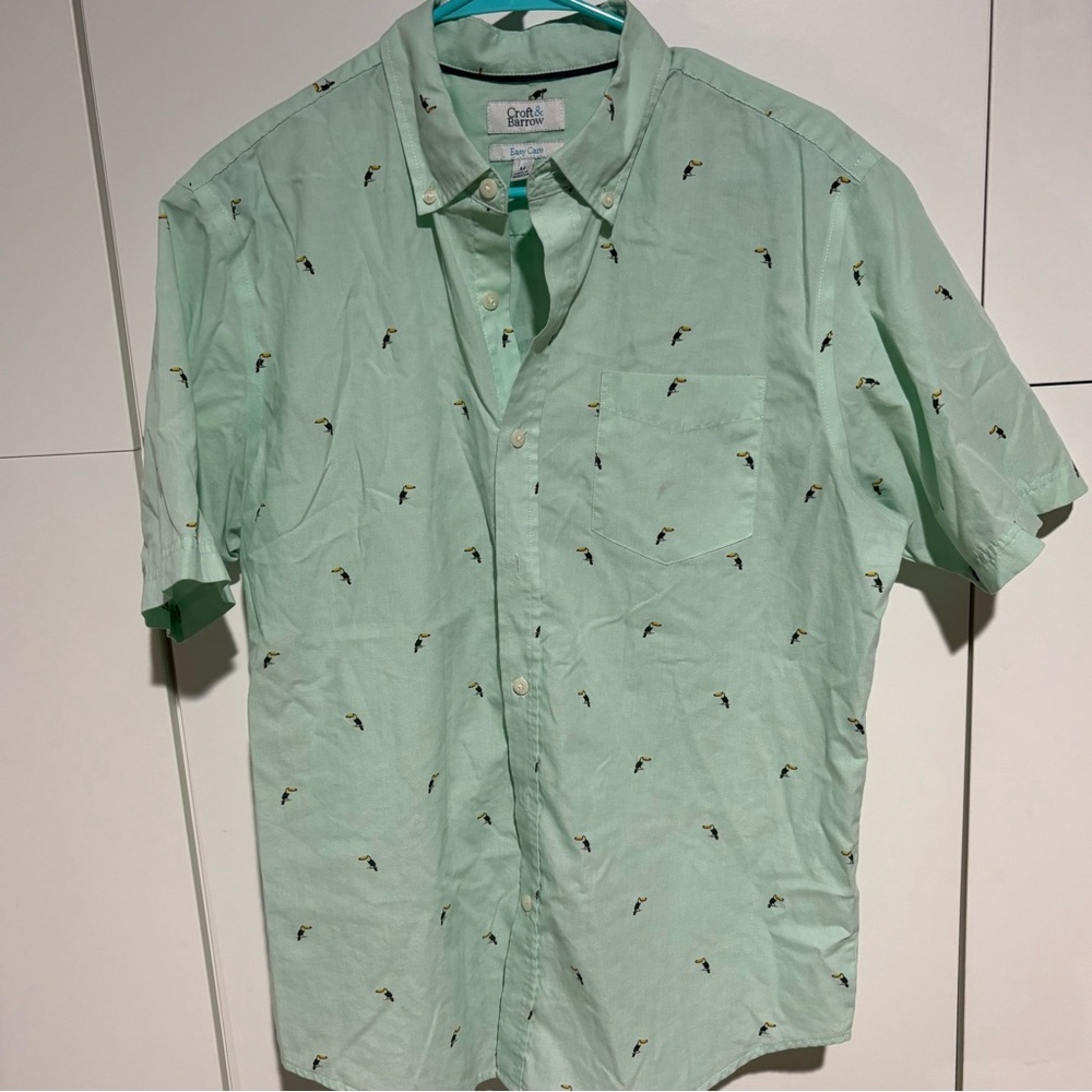 Croft & Barrow Mens Medium Mint Green Casual Button Down Shirt Toucan Print